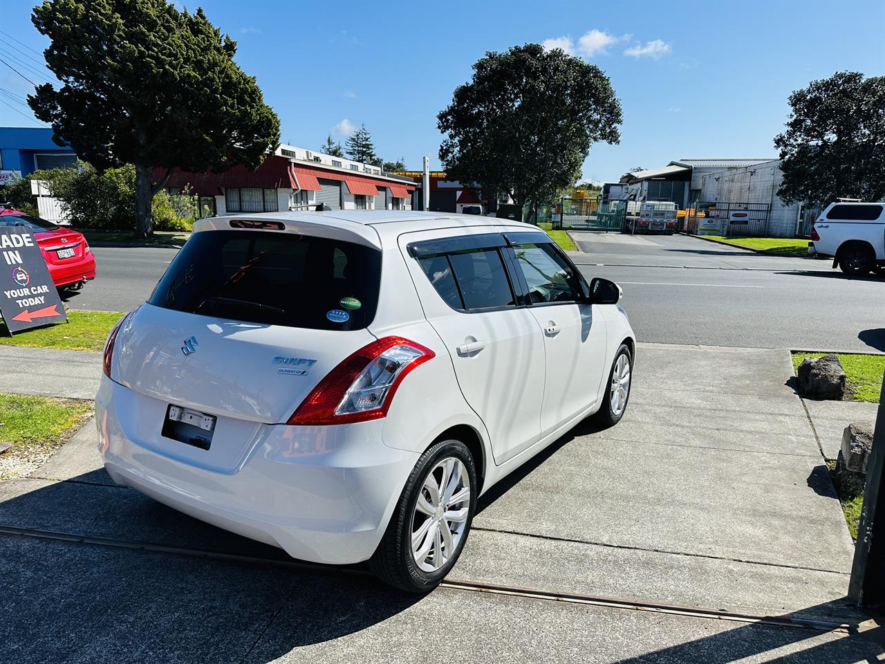 2016 Suzuki SWIFT