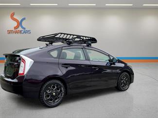 2014 Toyota Prius - Thumbnail