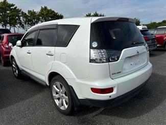 2012 Mitsubishi Outlander - Thumbnail