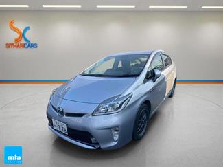 2014 Toyota Prius - Thumbnail