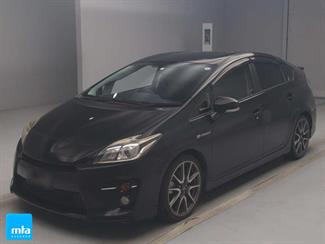 2015 Toyota Prius - Thumbnail