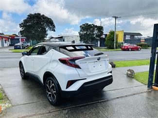 2018 Toyota C-HR - Thumbnail