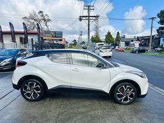 2018 Toyota C-HR - Thumbnail