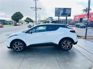 2018 Toyota C-HR - Thumbnail