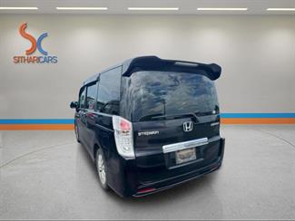 2012 Honda Stepwagon - Thumbnail