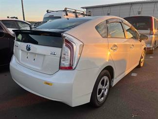 2015 Toyota Prius - Thumbnail