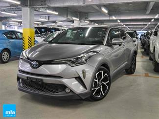 2017 Toyota C-HR - Thumbnail