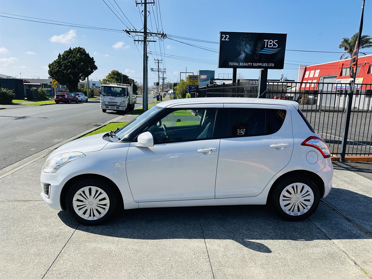 2015 Suzuki SWIFT