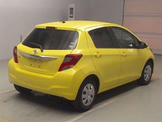 2015 Toyota Vitz - Thumbnail