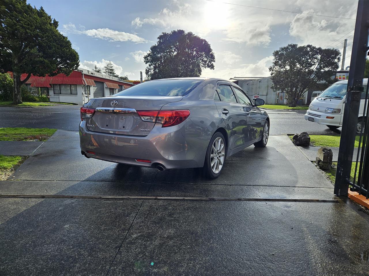 2013 Toyota Markx