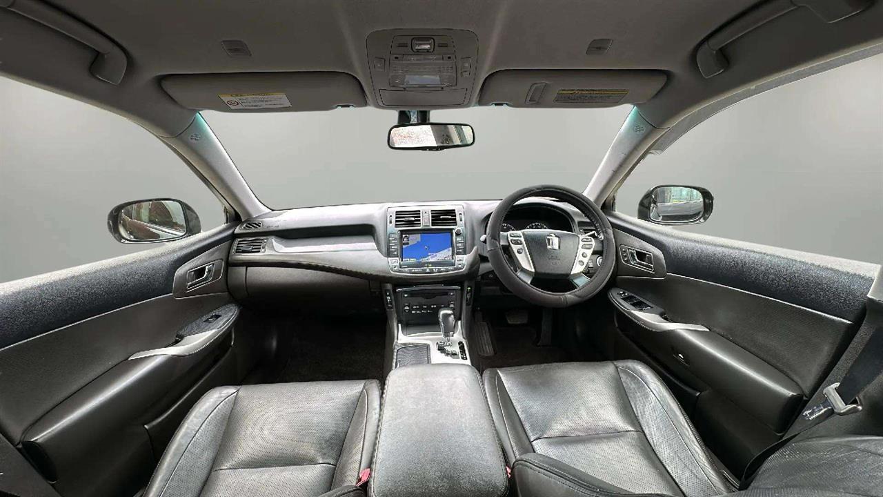 2012 Toyota CROWN