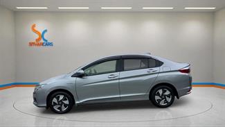 2016 Honda Grace - Thumbnail