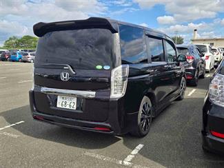 2014 Honda Stepwagon - Thumbnail