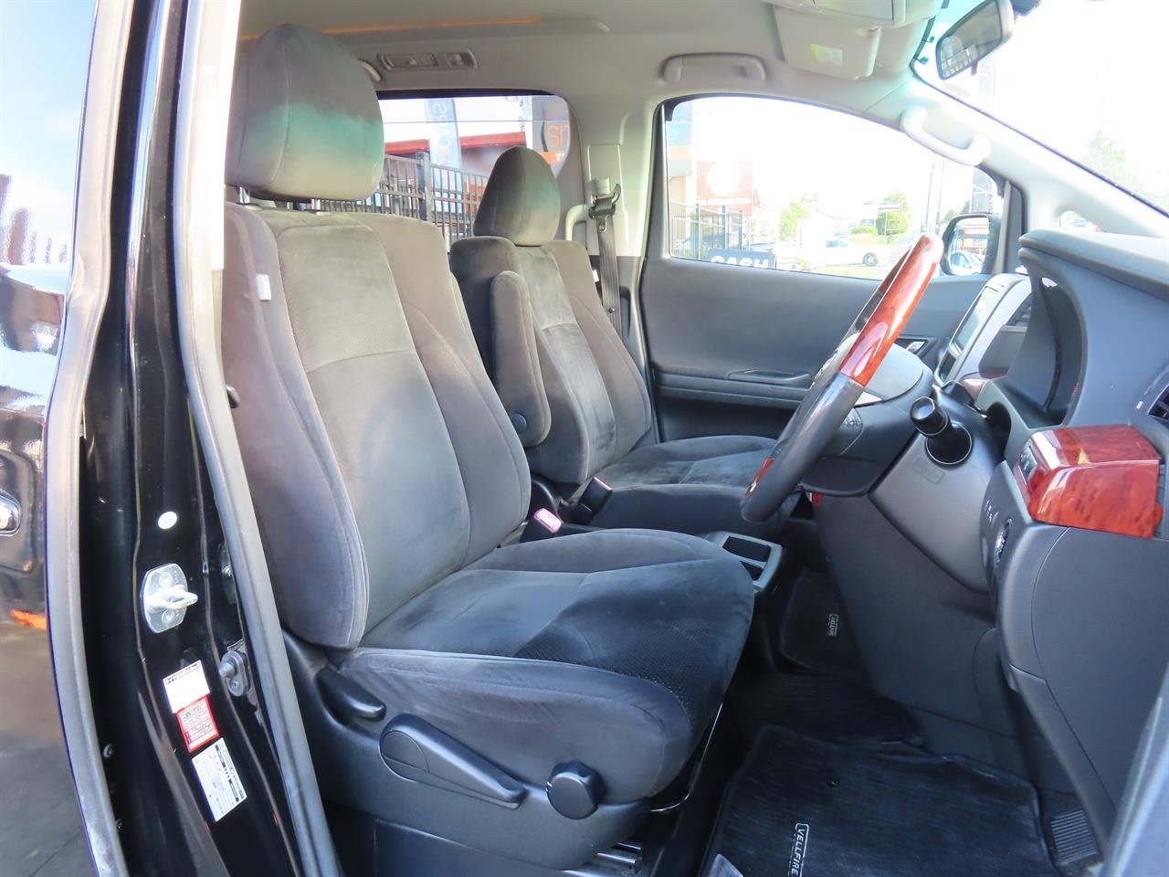 2010 Toyota VELLFIRE