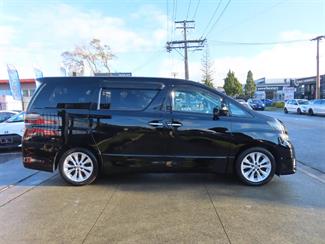 2010 Toyota VELLFIRE - Thumbnail