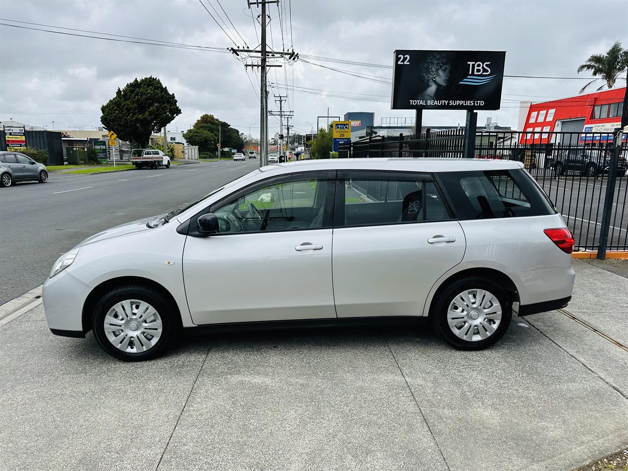 2017 Nissan Wingroad