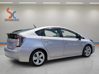 2015 Toyota Prius - Thumbnail