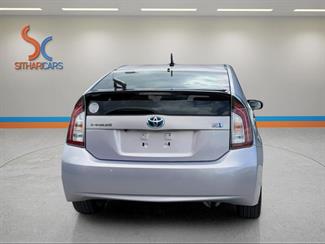 2015 Toyota Prius - Thumbnail