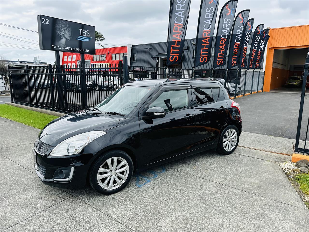 2013 Suzuki SWIFT