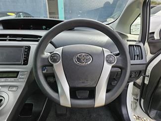 2015 Toyota Prius - Thumbnail