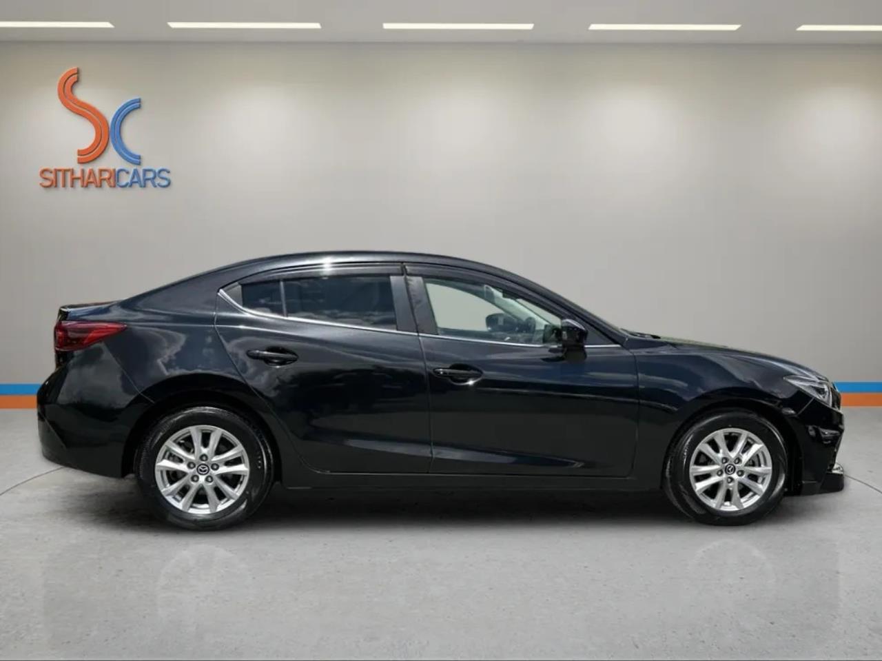 2013 Mazda Axela