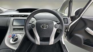 2014 Toyota Prius - Thumbnail