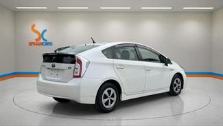 2014 Toyota Prius - Thumbnail