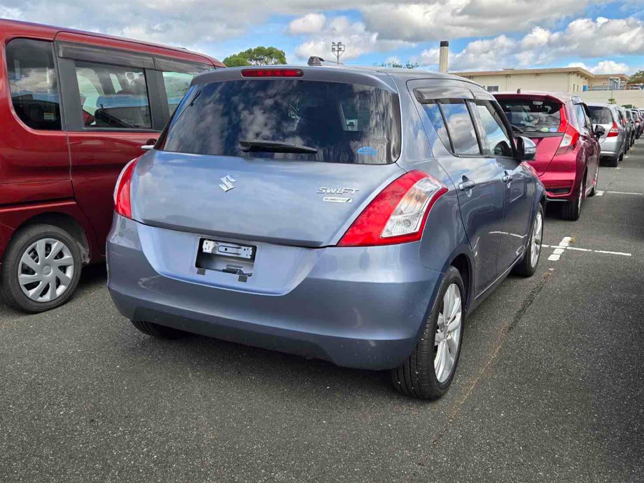 2013 Suzuki SWIFT