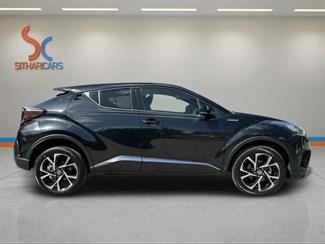 2017 Toyota C-HR - Thumbnail