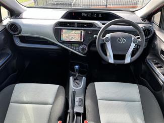 2015 Toyota AQUA - Thumbnail