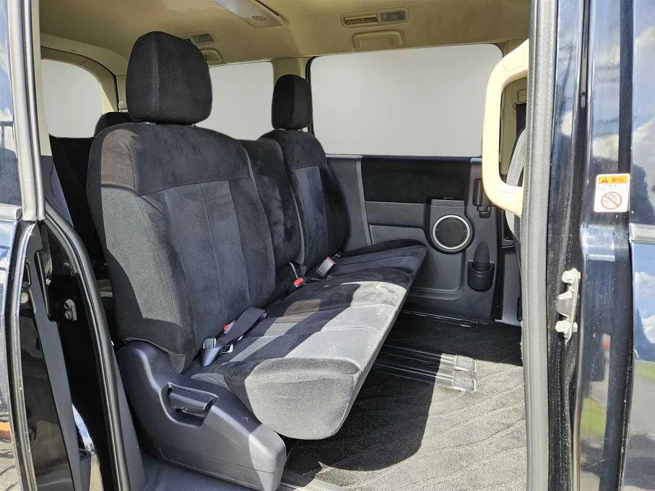 2011 Mitsubishi Delica