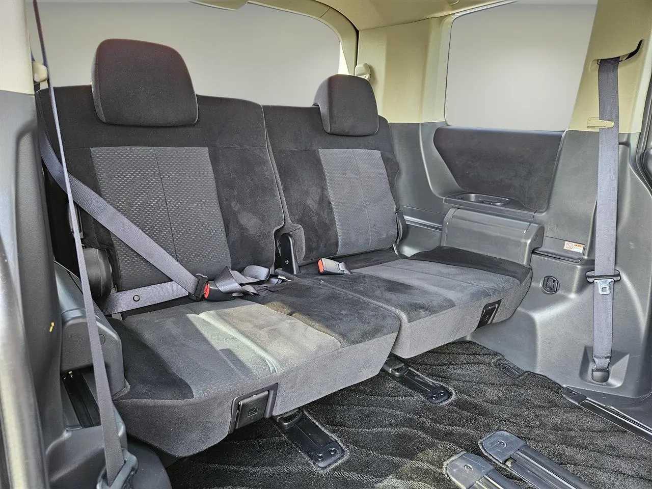 2011 Mitsubishi Delica