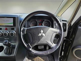 2011 Mitsubishi Delica - Thumbnail