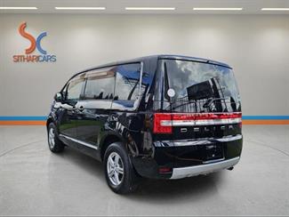 2011 Mitsubishi Delica - Thumbnail