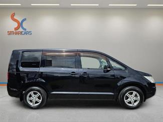 2011 Mitsubishi Delica - Thumbnail