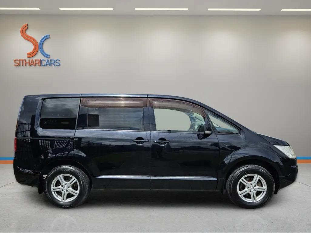 2011 Mitsubishi Delica