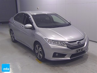 2016 Honda Grace - Thumbnail