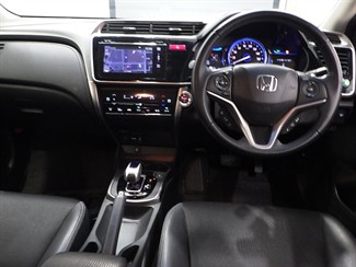 2016 Honda Grace - Thumbnail