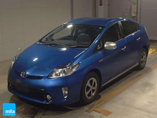 2015 Toyota Prius - Thumbnail