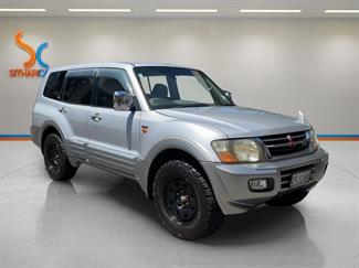 2000 Mitsubishi Pajero - Thumbnail