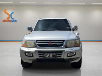 2000 Mitsubishi Pajero - Thumbnail