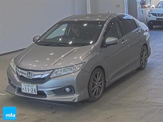 2015 Honda Grace - Thumbnail