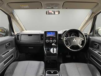 2013 Mitsubishi Delica - Thumbnail