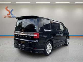 2013 Mitsubishi Delica - Thumbnail