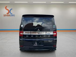 2013 Mitsubishi Delica - Thumbnail