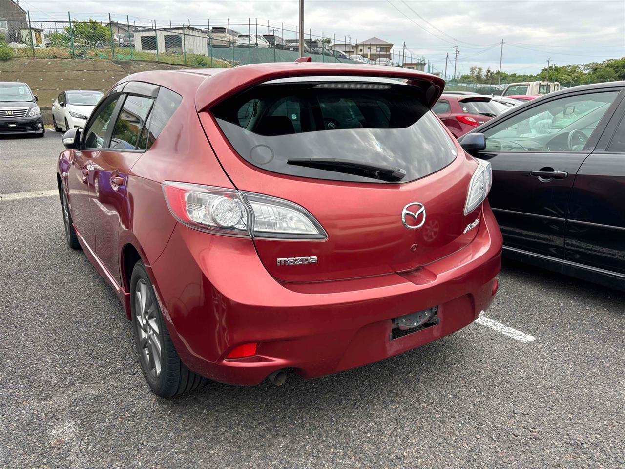 2013 Mazda Axela