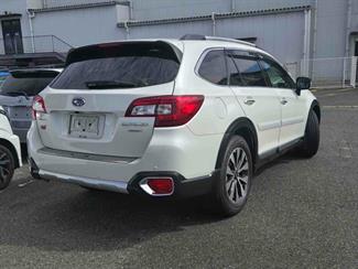 2015 Subaru Outback - Thumbnail