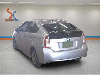 2014 Toyota Prius - Thumbnail